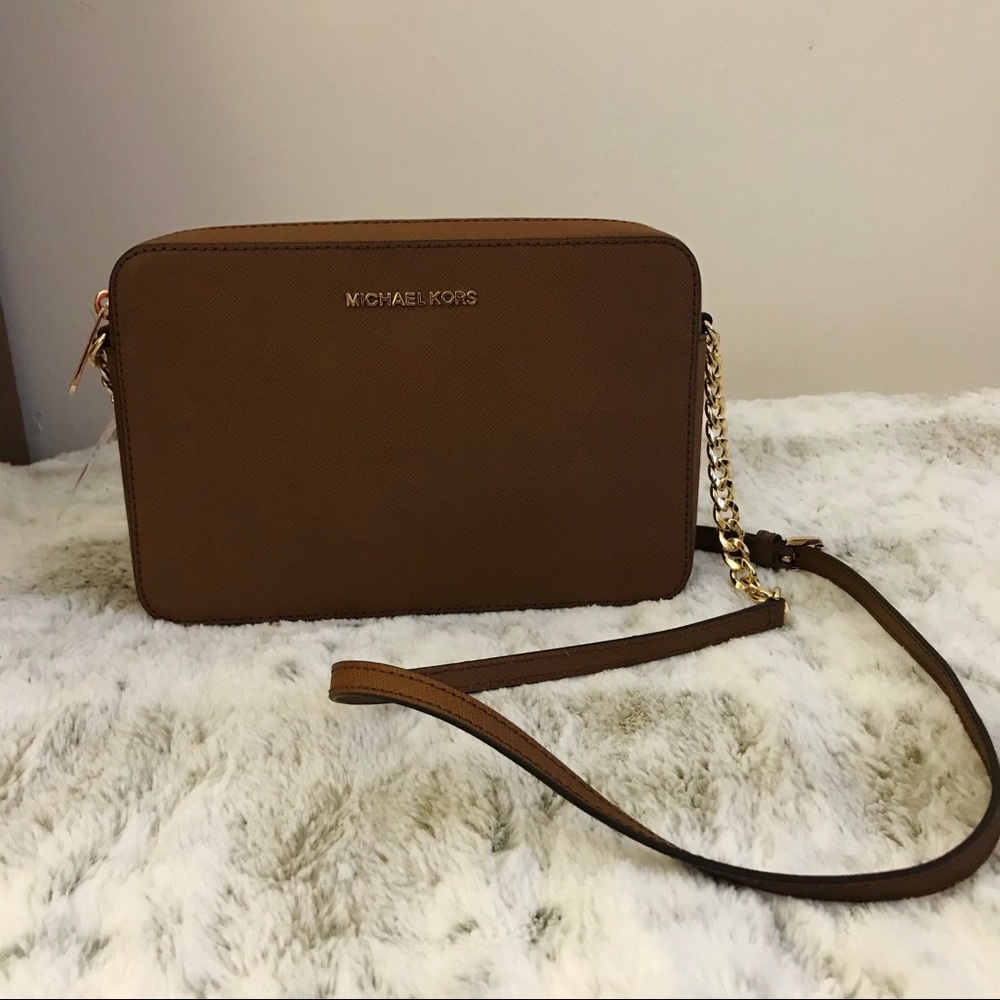 Michael Kors - Picture 2 of 4